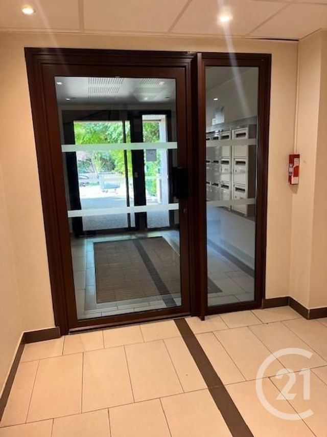 Appartement F2 à vendre - 2 pièces - 45.0 m2 - SORGUES - 84 - PROVENCE-ALPES-COTE-D-AZUR - Century 21 Cité Des Papes