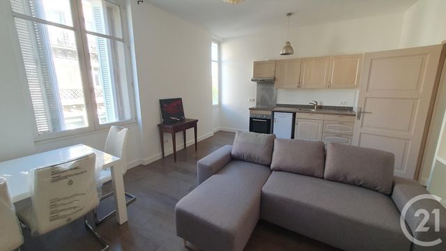 Appartement F3 à louer - 3 pièces - 69.8 m2 - AVIGNON - 84 - PROVENCE-ALPES-COTE-D-AZUR - Century 21 Cité Des Papes