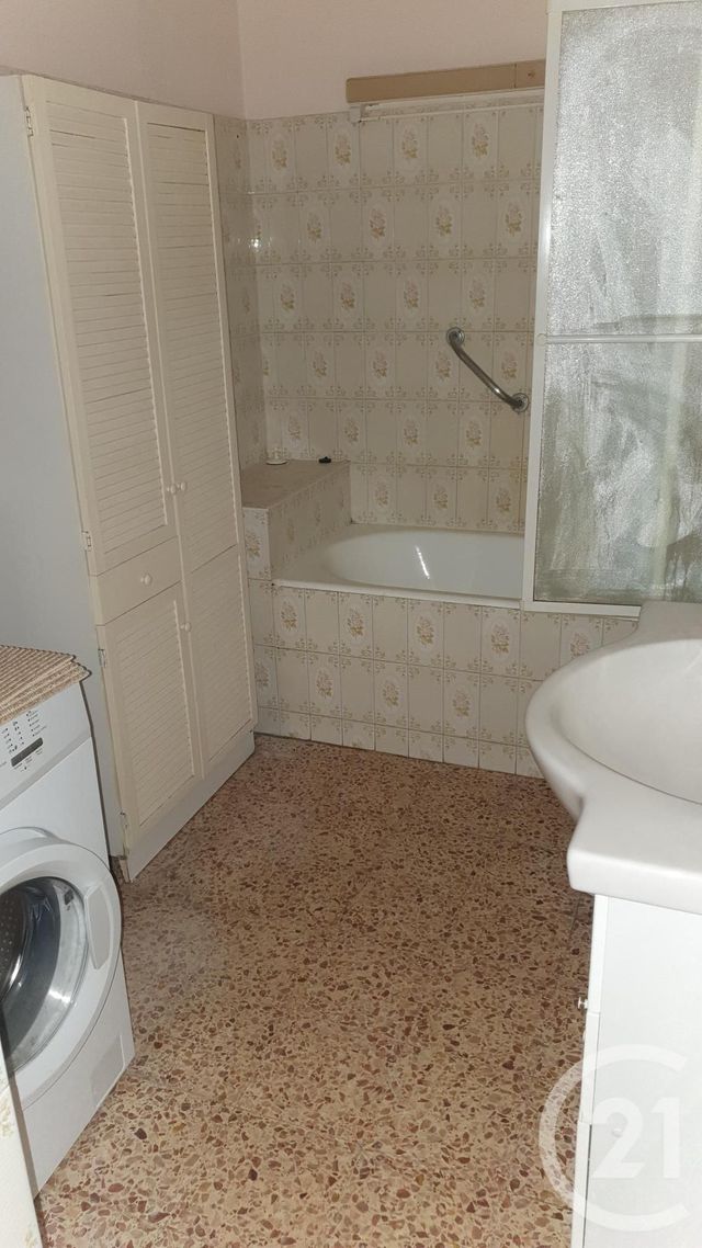 Appartement F3 à louer - 3 pièces - 70.0 m2 - ROQUEMAURE - 30 - LANGUEDOC-ROUSSILLON - Century 21 Cité Des Papes