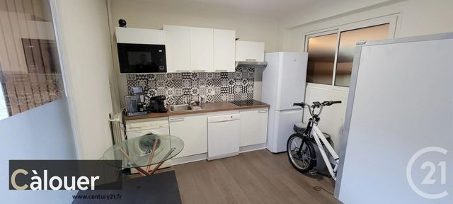 Appartement à louer - 4 pièces - 85.0 m2 - AVIGNON - 84 - PROVENCE-ALPES-COTE-D-AZUR - Century 21 Cité Des Papes