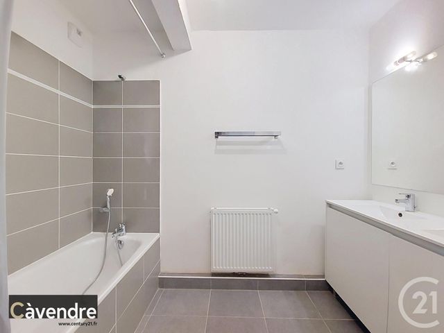 Appartement F3 à vendre - 3 pièces - 77.0 m2 - AVIGNON - 84 - PROVENCE-ALPES-COTE-D-AZUR - Century 21 Cité Des Papes