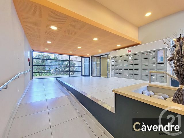 Appartement F3 à vendre - 3 pièces - 77.0 m2 - AVIGNON - 84 - PROVENCE-ALPES-COTE-D-AZUR - Century 21 Cité Des Papes