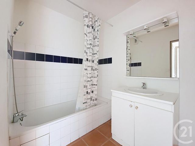 Afficher la photo en grand Appartement F3 à vendre - 3 pièces - 51.2 m2 - AVIGNON - 84 - PROVENCE-ALPES-COTE-D-AZUR - Century 21 Cité Des Papes