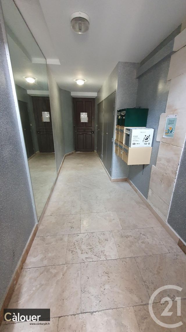 Appartement Studio à louer - 1 pièce - 16.0 m2 - AVIGNON - 84 - PROVENCE-ALPES-COTE-D-AZUR - Century 21 Cité Des Papes