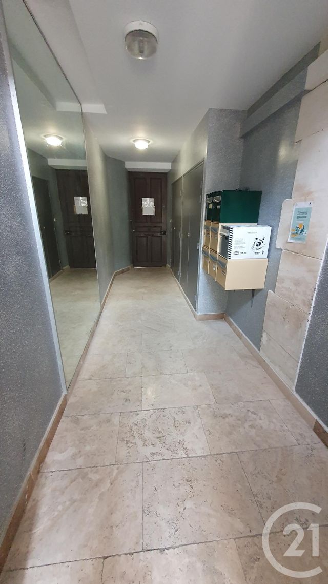 Appartement F3 à louer - 3 pièces - 66.8 m2 - AVIGNON - 84 - PROVENCE-ALPES-COTE-D-AZUR - Century 21 Cité Des Papes