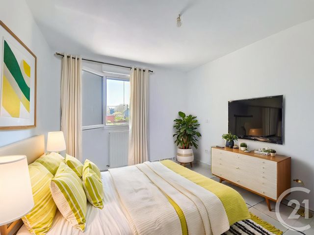 Appartement F3 à vendre - 3 pièces - 56.56 m2 - AVIGNON - 84 - PROVENCE-ALPES-COTE-D-AZUR - Century 21 Cité Des Papes