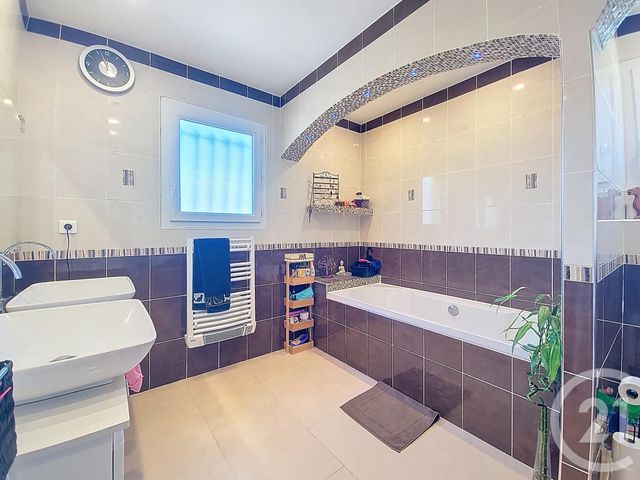 maison à vendre - 6 pièces - 132.0 m2 - SORGUES - 84 - PROVENCE-ALPES-COTE-D-AZUR - Century 21 Cité Des Papes