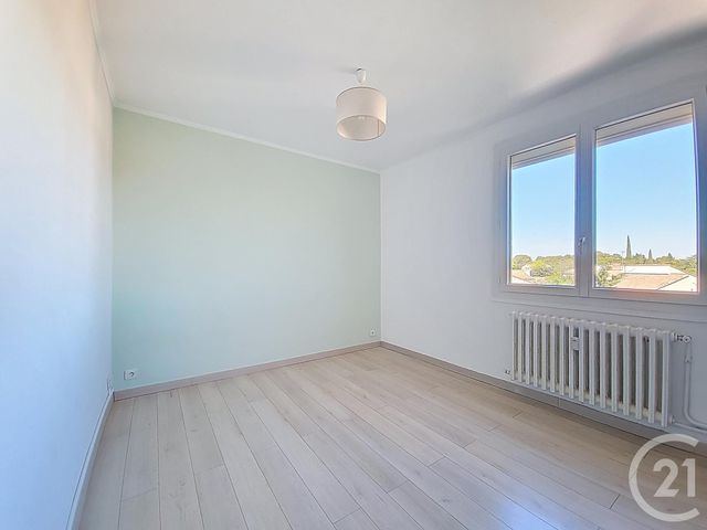 Appartement T4 à vendre - 4 pièces - 90.96 m2 - VILLENEUVE LES AVIGNON - 30 - LANGUEDOC-ROUSSILLON - Century 21 Cité Des Papes