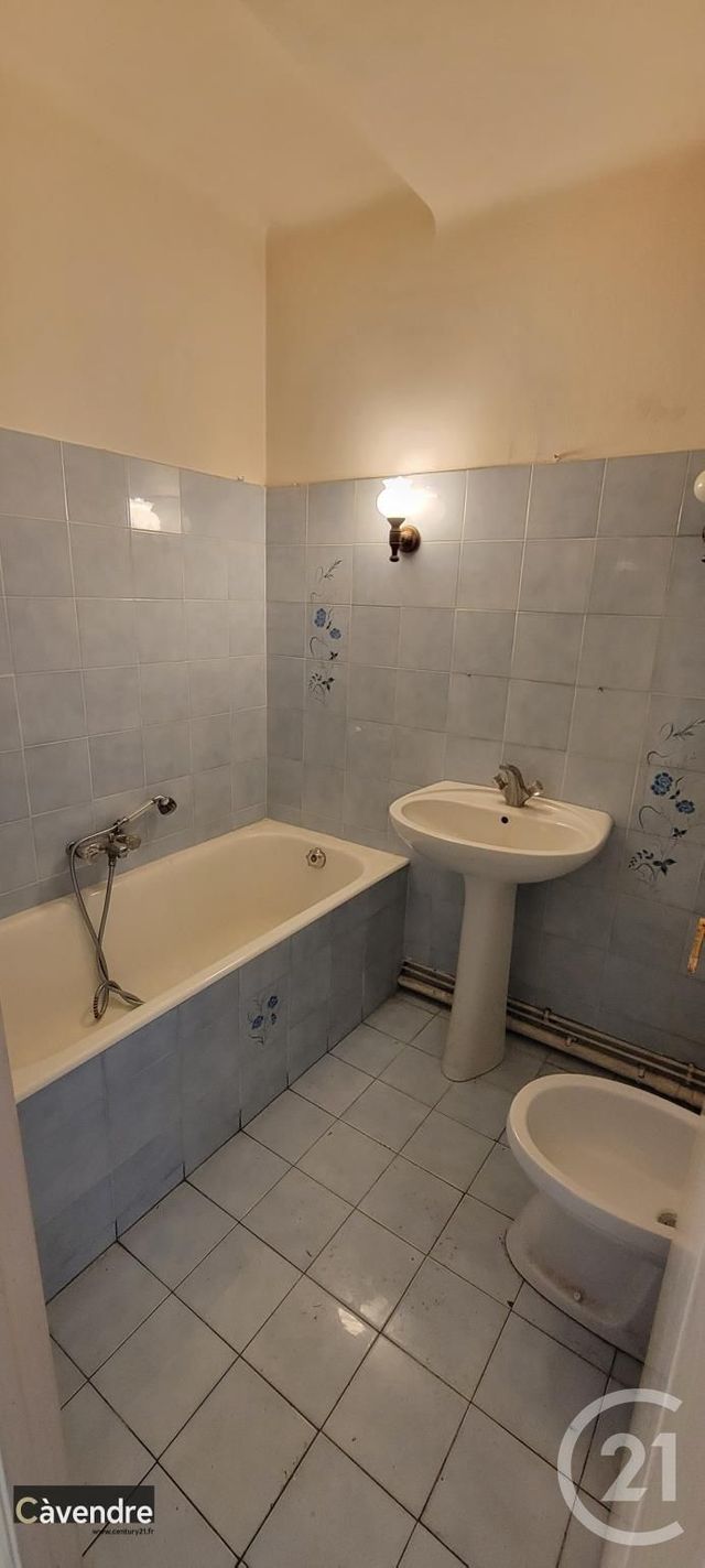 Appartement F4 à vendre - 4 pièces - 71.77 m2 - AVIGNON - 84 - PROVENCE-ALPES-COTE-D-AZUR - Century 21 Cité Des Papes