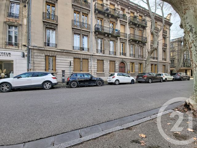 Appartement F4 à vendre - 4 pièces - 130.91 m2 - AVIGNON - 84 - PROVENCE-ALPES-COTE-D-AZUR - Century 21 Cité Des Papes
