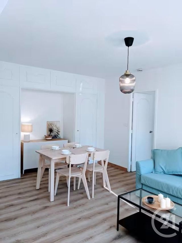 Appartement F2 à louer - 2 pièces - 40.0 m2 - AVIGNON - 84 - PROVENCE-ALPES-COTE-D-AZUR - Century 21 Cité Des Papes