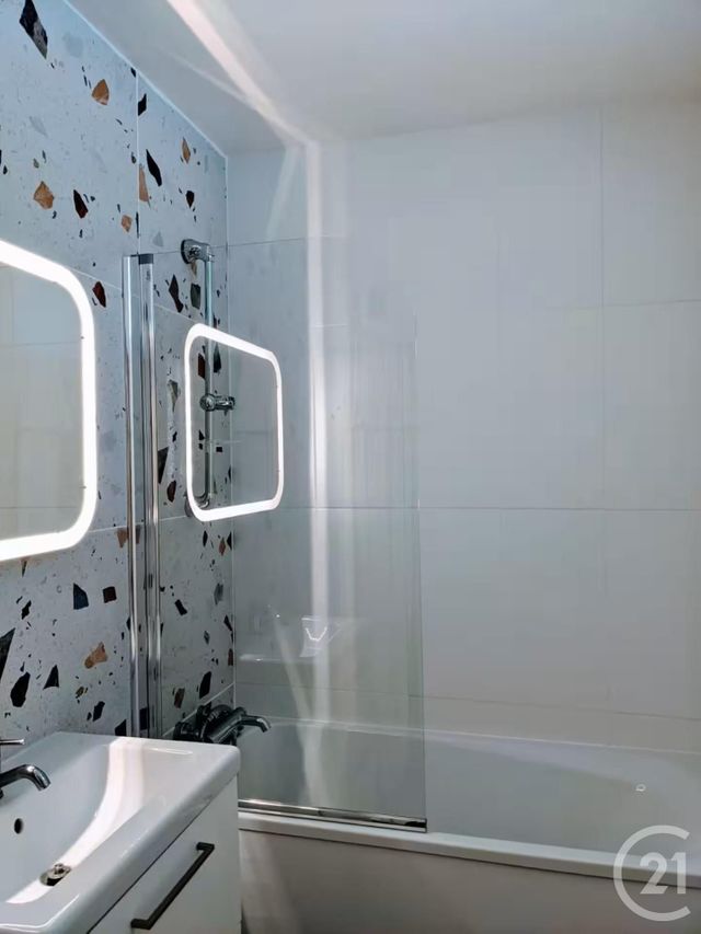 Appartement F2 à louer - 2 pièces - 40.0 m2 - AVIGNON - 84 - PROVENCE-ALPES-COTE-D-AZUR - Century 21 Cité Des Papes