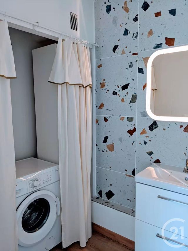 Appartement F2 à louer - 2 pièces - 40.0 m2 - AVIGNON - 84 - PROVENCE-ALPES-COTE-D-AZUR - Century 21 Cité Des Papes